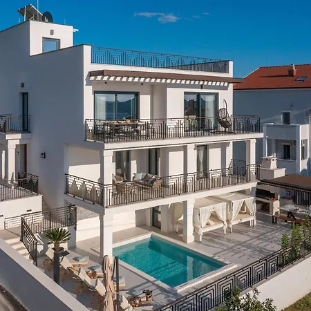 Luxury De Mar With Pool