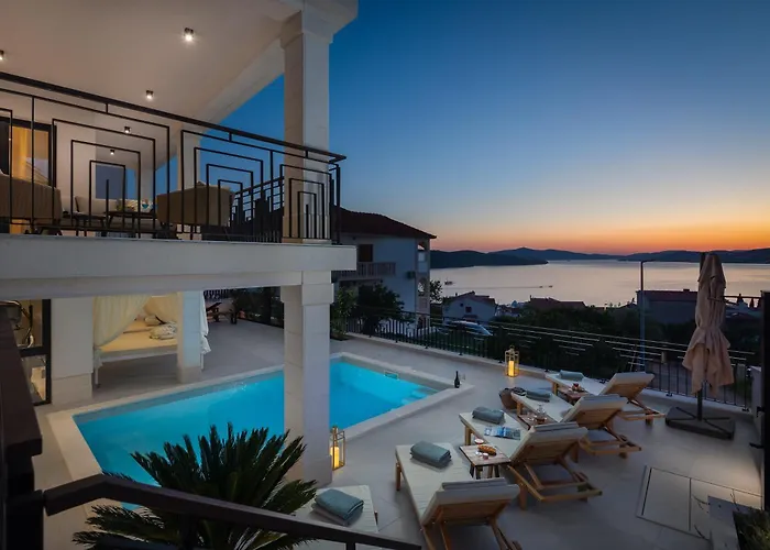 וילה Luxury De Mar With Pool טרוגיר