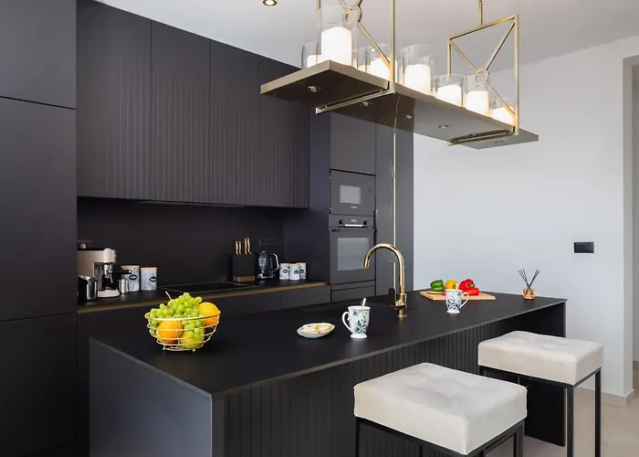 Luxury De Mar With Pool וילה טרוגיר