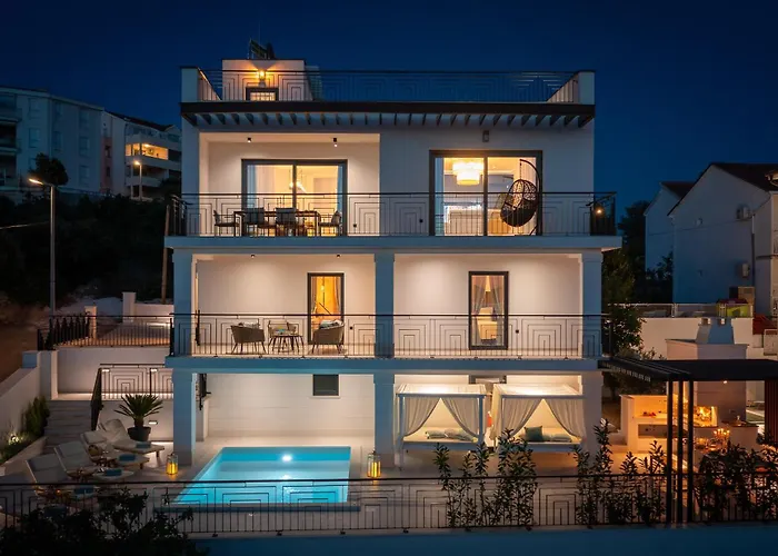 Luxury De Mar With Pool טרוגיר