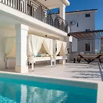 Luxury De Mar With Pool Villa Trogir