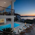Villa Luxury De Mar With Pool Trogir
