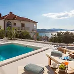 Villa Luxury De Mar With Pool Trogir