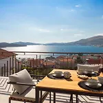 Luxury De Mar With Pool * Trogir