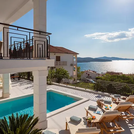 Luxury De Mar With Pool Villa *