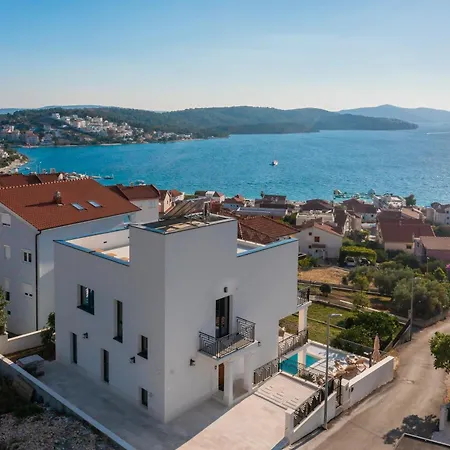 Luxury De Mar With Pool Villa
