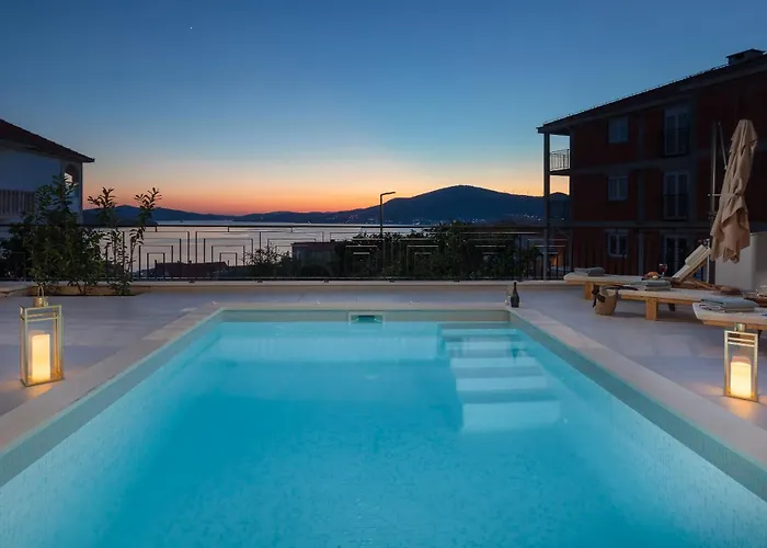 Luxury De Mar With Pool فيلة