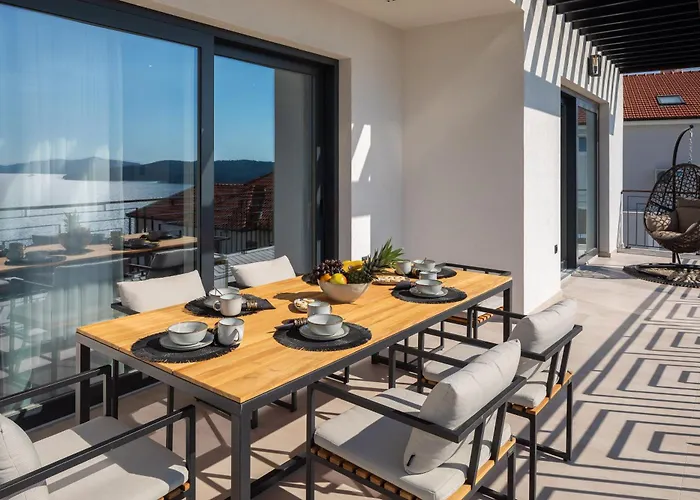 Luxury De Mar With Pool تروغير