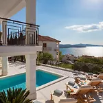 Luxury De Mar With Pool 别墅 *