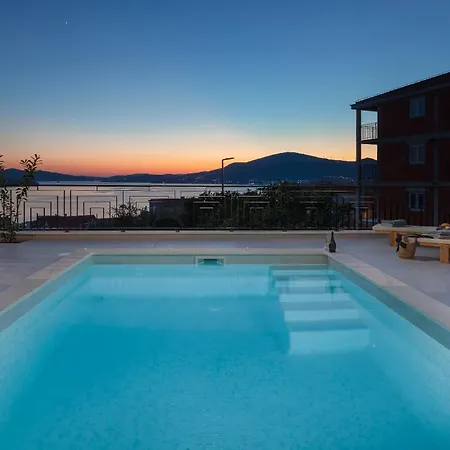 Luxury De Mar With Pool ヴィラ