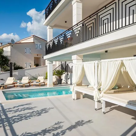 ヴィラ Luxury De Mar With Pool トロギール