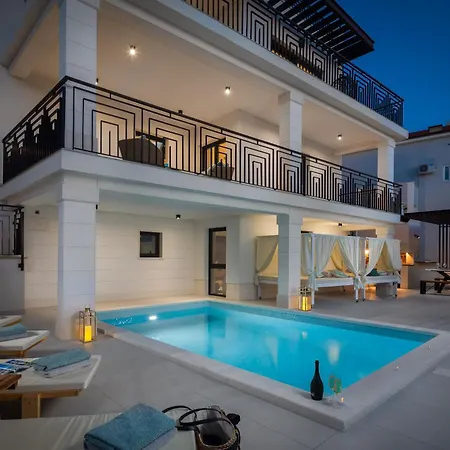 ヴィラ Luxury De Mar With Pool