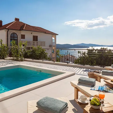ヴィラ Luxury De Mar With Pool トロギール